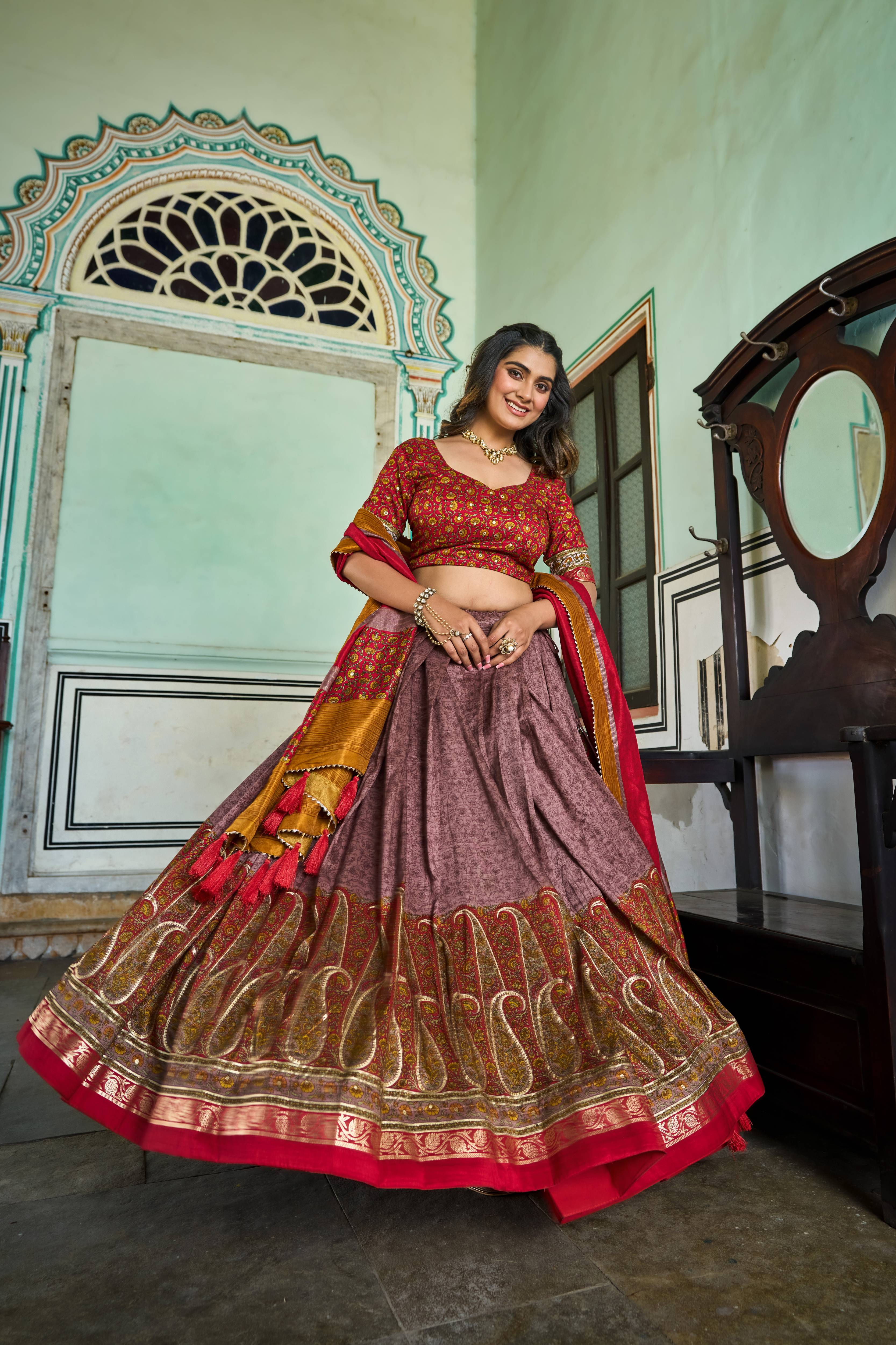 Tussar Silk Kashmiri Print Lehenga Choli 🌷