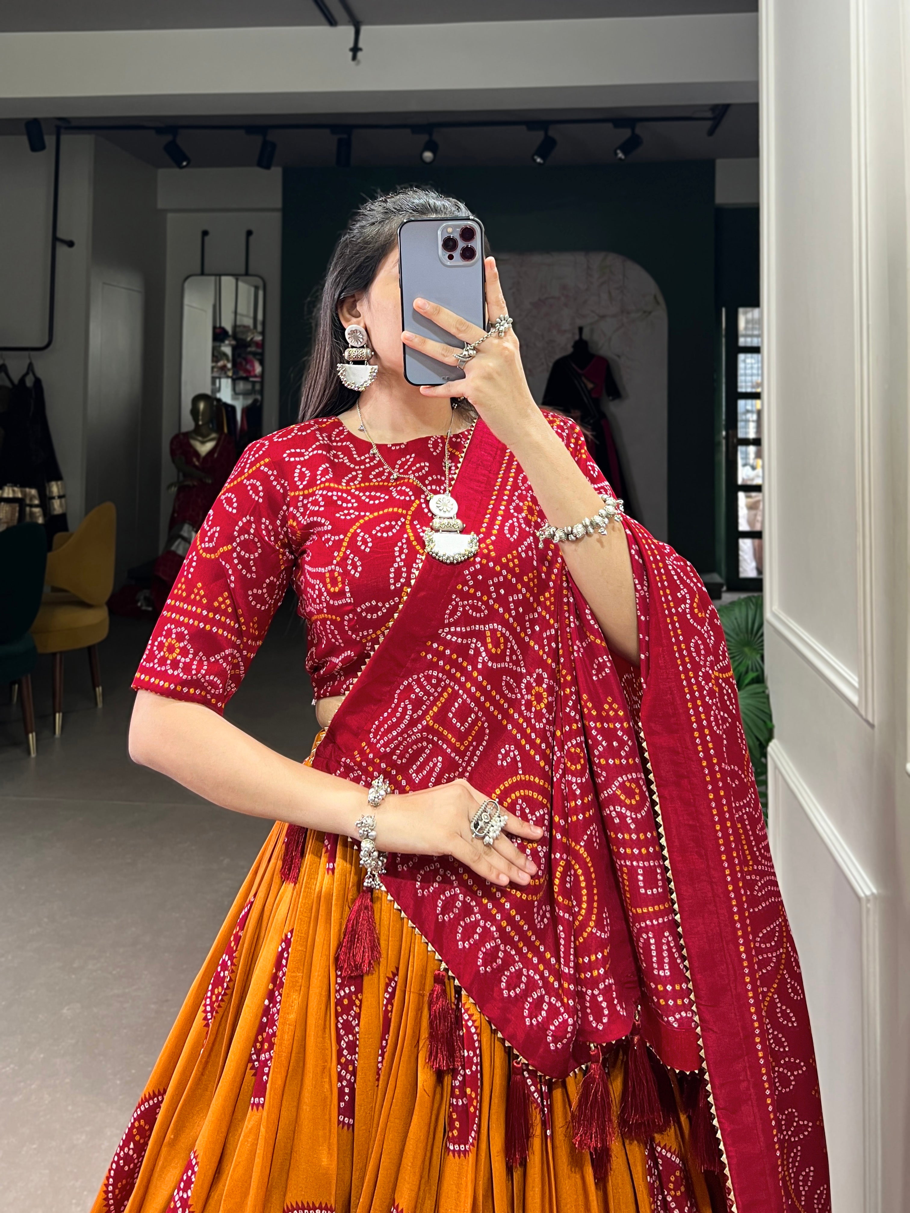Aarohi Aura Lehenga