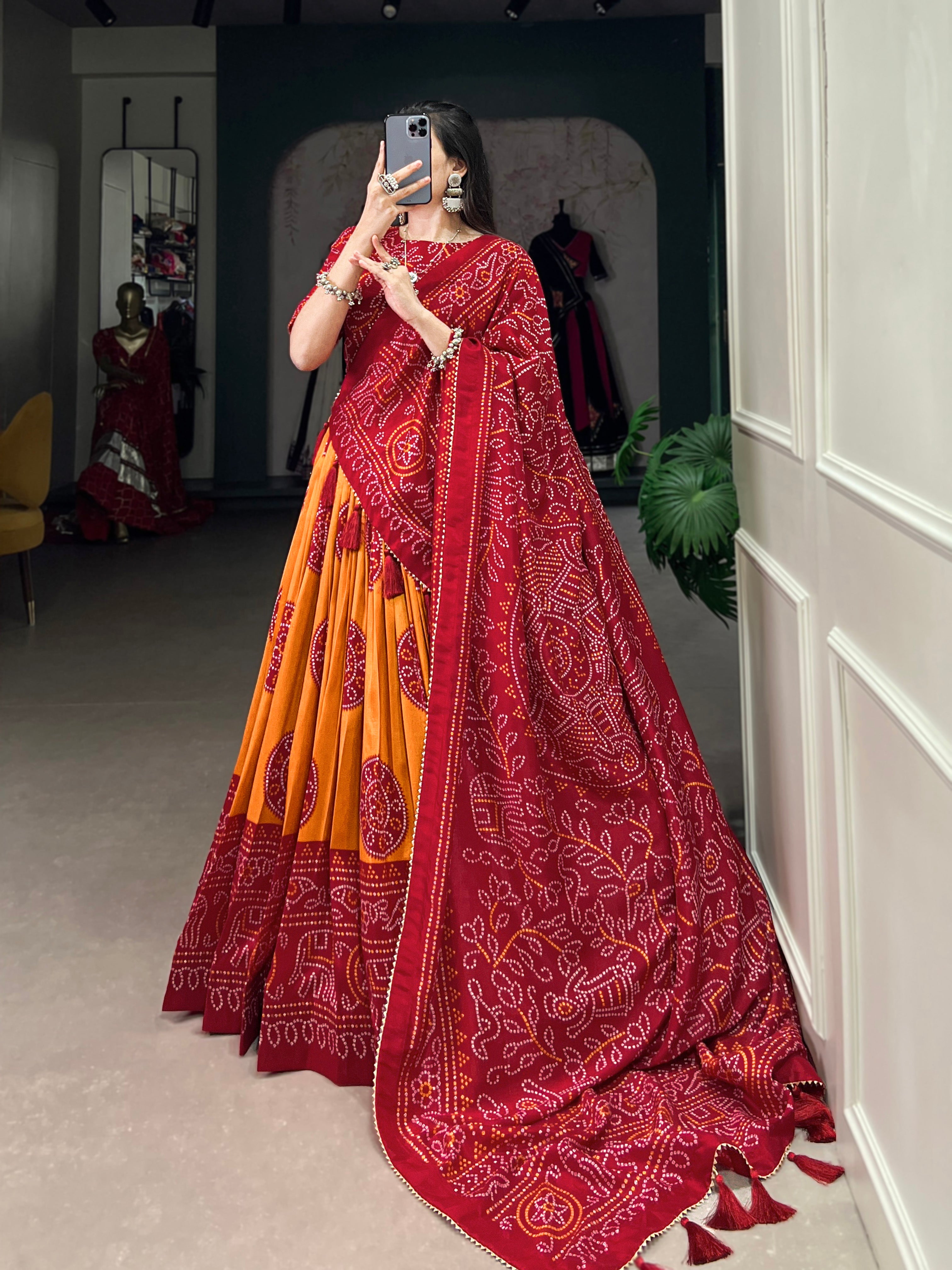 Aarohi Aura Lehenga