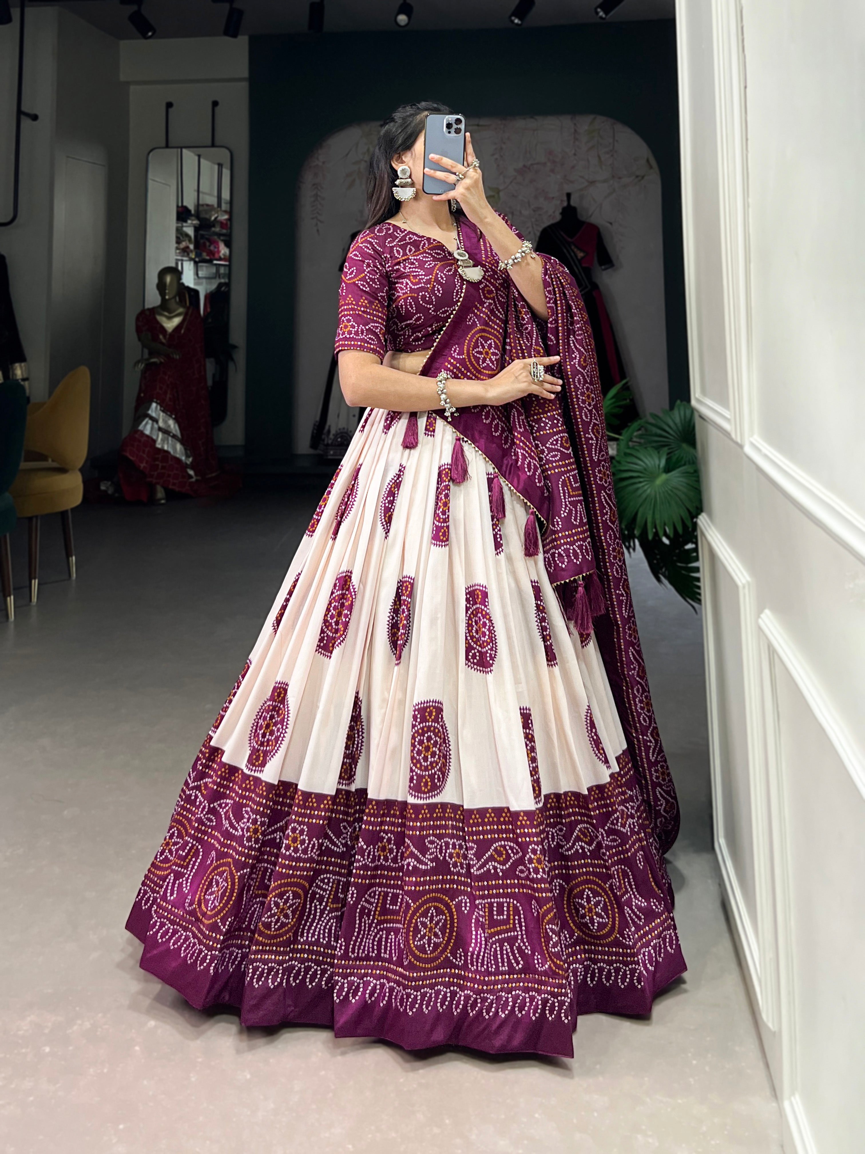Aarohi Aura Lehenga