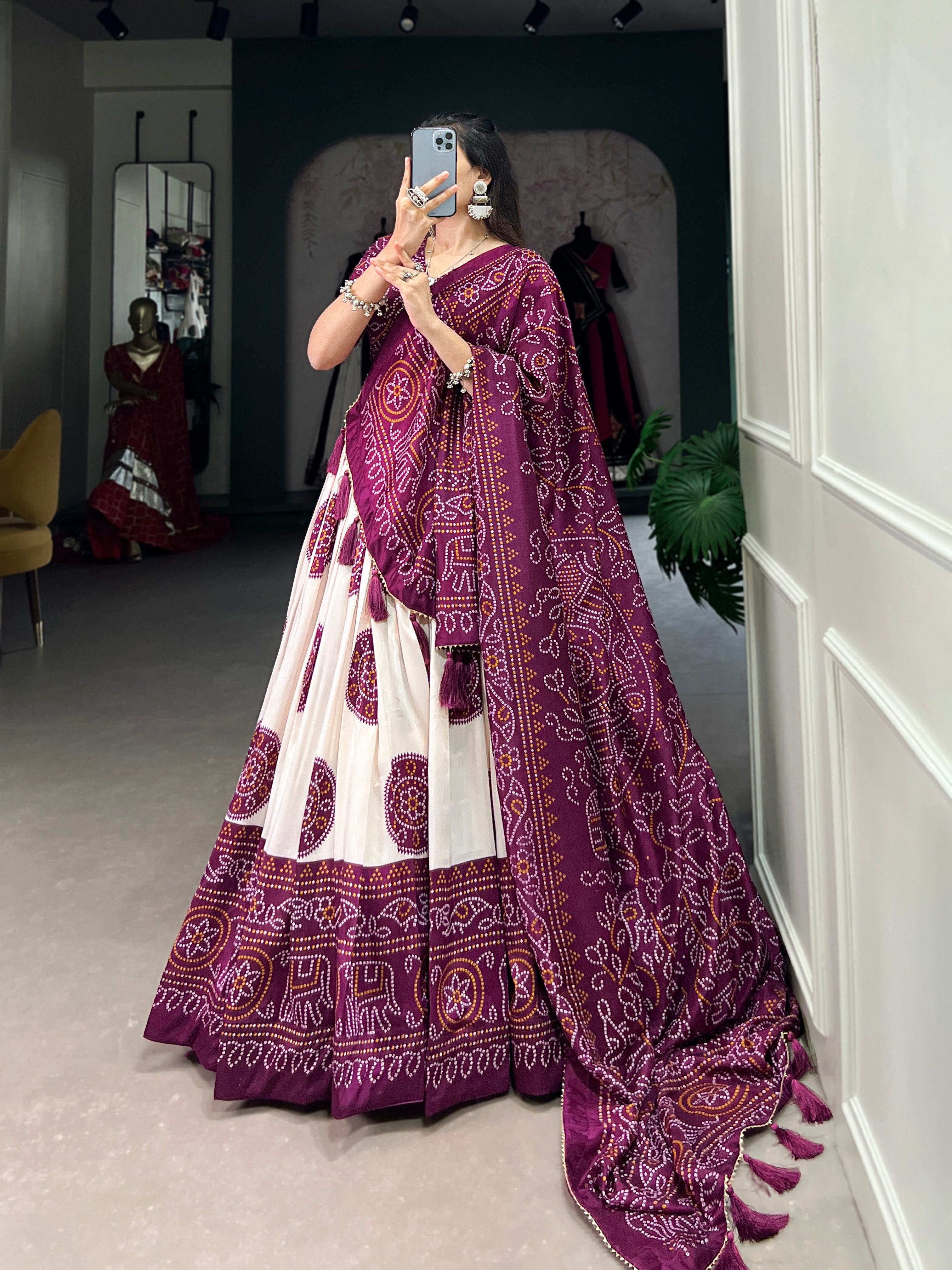 Aarohi Aura Lehenga