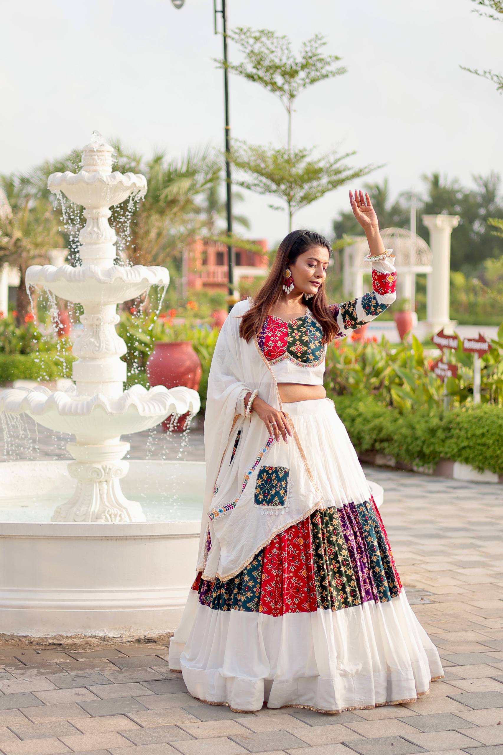 Kairavi Choli