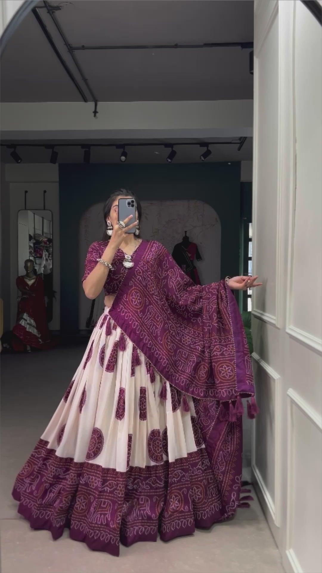 Aarohi Aura Lehenga